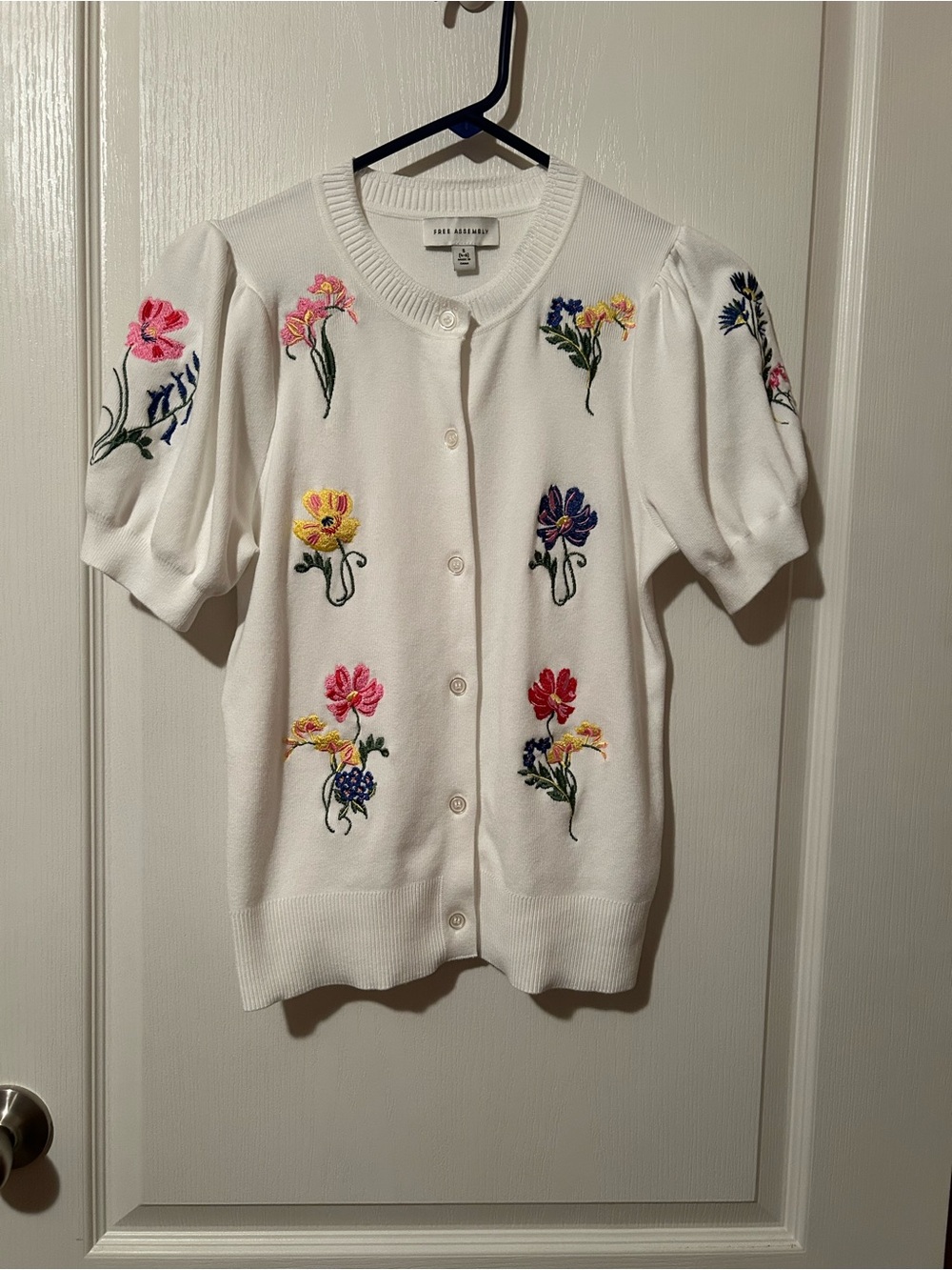 NWOT Floral Embroidered Puff-Sleeve Cardigan - White